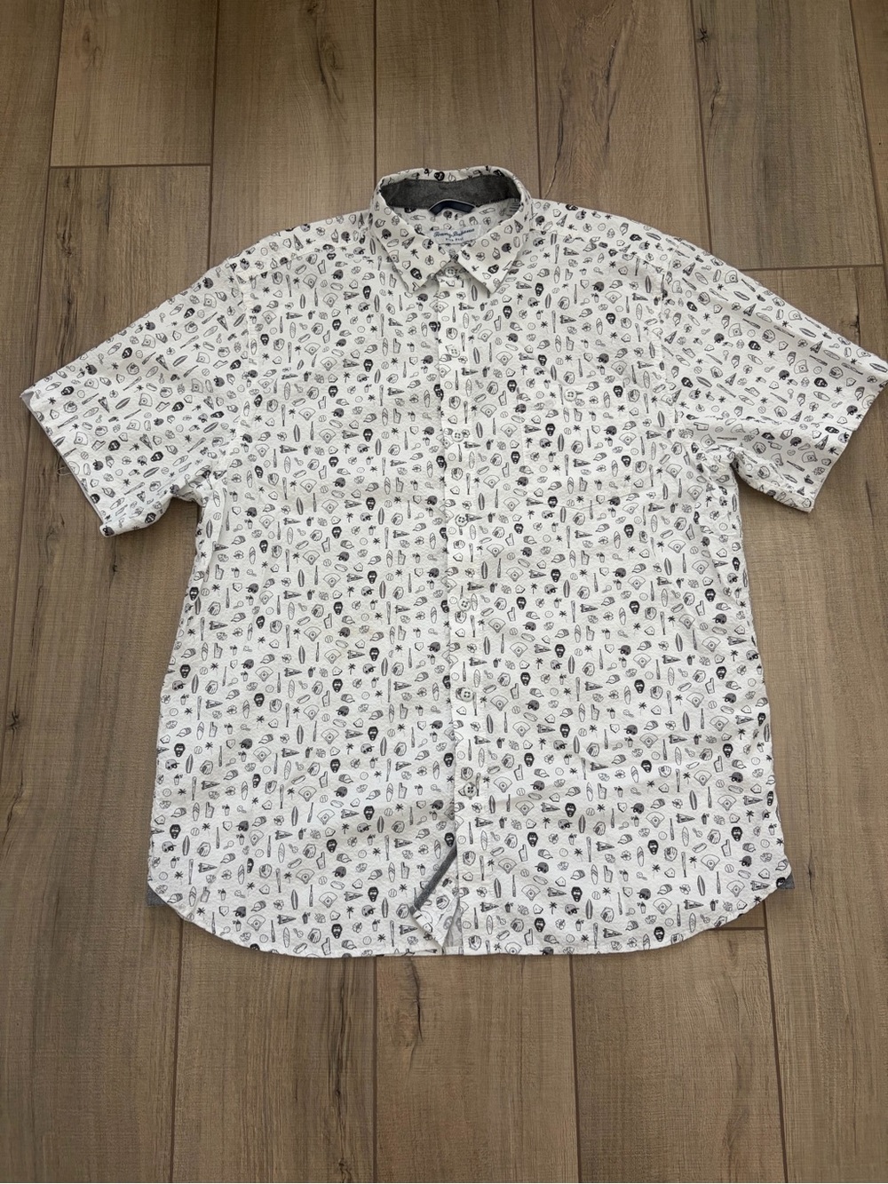 Tommy Bahama Nova Wave Cotton Blend button up sz LG